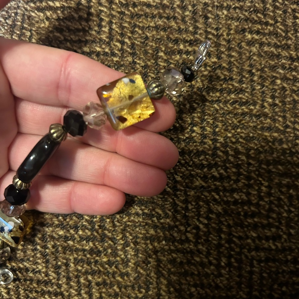 Elegant Gold and Black Beaded Bracelet